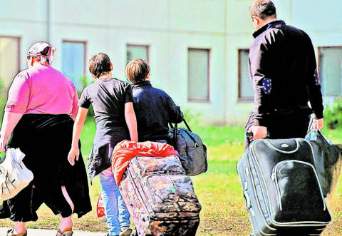 Der Andrang von Geflüchteten und Asylsuchenden ist dramatisch gestiegen. Inzwischen sind die Gemeinschaftsunterkünfte der Calwer Kreisverwaltung voll ausgelastet. Sporthallen will der Landkreis vorerst nicht belegen, weil das zu Konflikten mit Vereinen und Schulen führt. Ob das so bleibt, ist jedoch offen.