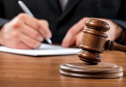 Schuldspruch am Pforzheimer Amtsgericht zur Messer-Tat sorgt für Überraschung.