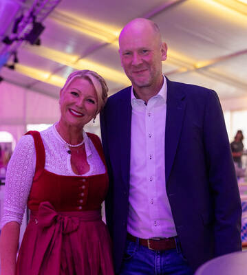 Oktoberfest Pforzheim Eröffnung Blaumeisen