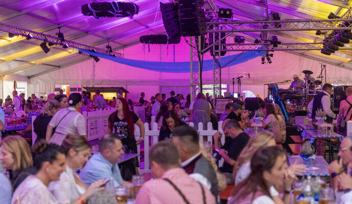Oktoberfest Pforzheim Eröffnung Blaumeisen