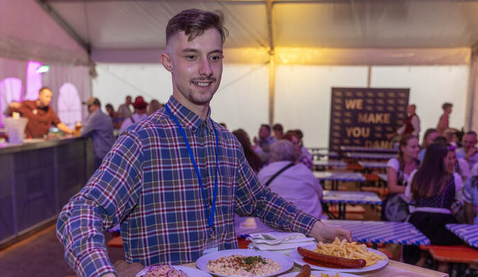 Oktoberfest Pforzheim Eröffnung Blaumeisen