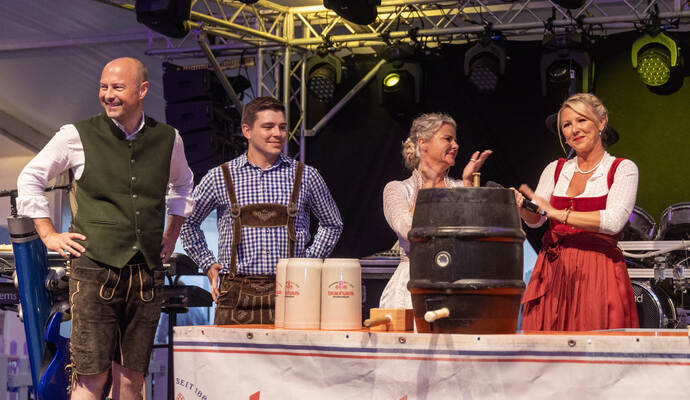 Oktoberfest Pforzheim Eröffnung Blaumeisen