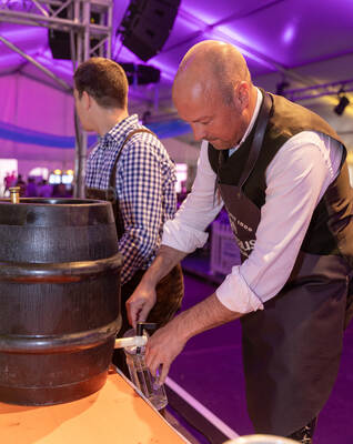 Oktoberfest Pforzheim Eröffnung Blaumeisen