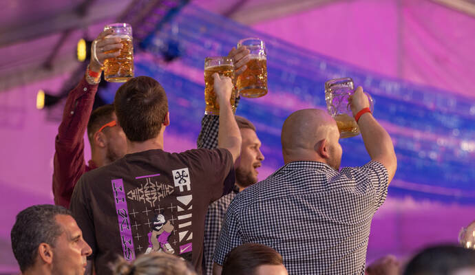 Oktoberfest Pforzheim Eröffnung Blaumeisen