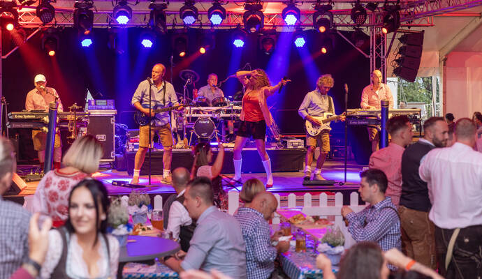 Oktoberfest Pforzheim Eröffnung Blaumeisen