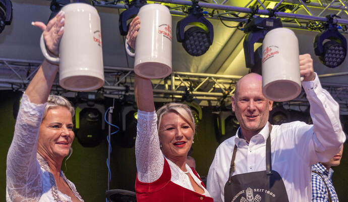 Oktoberfest Pforzheim Eröffnung Blaumeisen