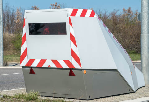 Ein Fahrer auf der A8 muss nach der Kontrolle seinen Führerschein abgeben.