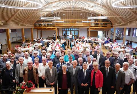 Mehr als 170 Jubilare hatte die IG Metall dieses Jahr zu ehren. Viele von ihnen sind am Freitag persönlich zur Feier in die Ispringer Festhalle gekommen.