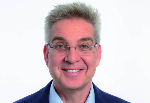 Apotheker Dr. Holger Isensee von der Pregizer-Apotheke Pforzheim ist Referent beim Freundeskreis Naturheilkunde im Schloss Bauschlott. Foto: Bernhard Friese