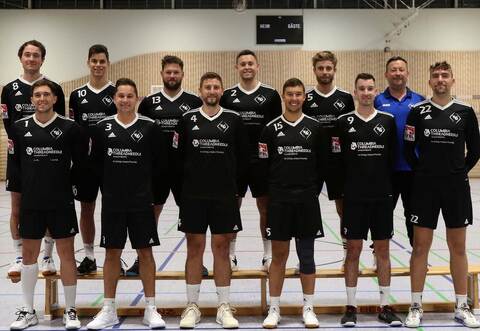 Gestärkt in die neue Hallensaison: Die Faustballer des TV Waldrennach (hinten von links) Carsten Scheerer, Luca Egger, Martin Neuweiler, Oliver Kraut, Niklas Ehrhardt, Stefan Maier. Vorne von links Markus Kraut, Michael Ochner, Jeremy Wuhrer, Maximilian Maier, Kai Ehrhardt, Eric Heinkel.