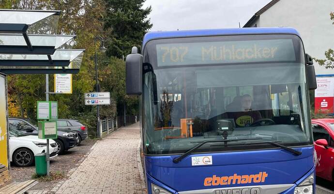 Di e Buslinie 707 soll nach Ansicht des Mühlacker Gemeinderates auch noch bis um 21 Uhr den Stadtteil Mühlhause n anbinden – der Kreis aber schiebt dem erstmal einen Riegel vor.