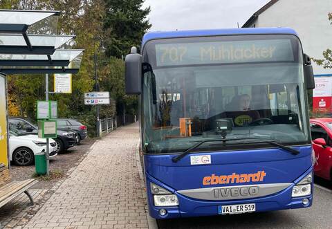 Di e Buslinie 707 soll nach Ansicht des Mühlacker Gemeinderates auch noch bis um 21 Uhr den Stadtteil Mühlhause n anbinden – der Kreis aber schiebt dem erstmal einen Riegel vor.