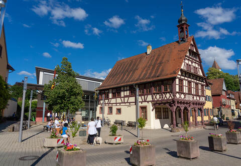 Wahl des Bürgermeisters in Königsbach Stein