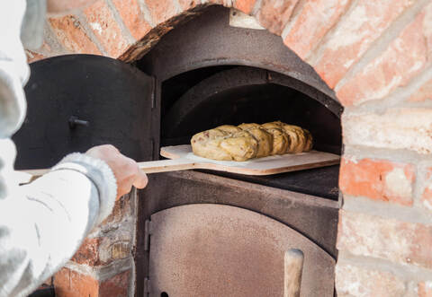 Ein neues Backhaus (Symbolbild) für die Chorgemeinschaft Eintracht Eisingen wird von der Gemeinde bezuschusst.