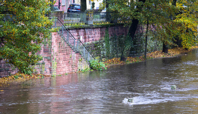 Hochwasser Enz Altstädter Brücke