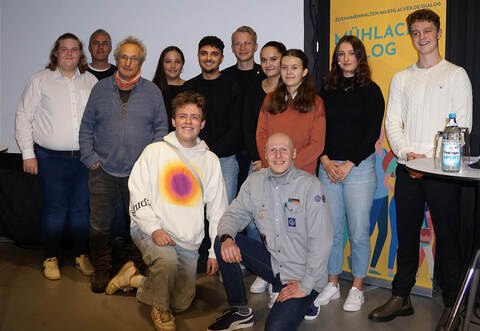 Außer den Stadträten Klemens Köberle (LMU), Johannes Bächle (CDU), Ulrich Hagenbuch (FW) und Paul Renner (SPD) waren am Abend dabei: Marija Bubalo und Amy Heckele (Moderation), Darius Trandafir, Michelle Pfaff, Erik Marsi, Katharina Schulze, Elias Dewes und Moritz Kraft.
