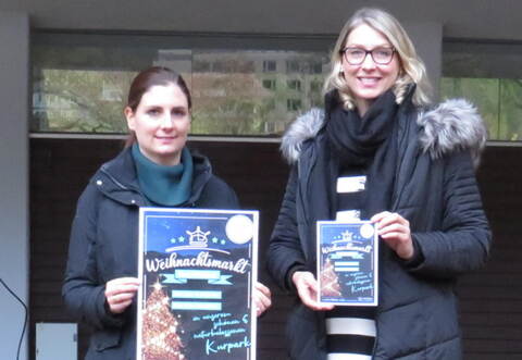 Julia Schneider (links) und Stefanie Bott freuen sich auf den Bad Wildbader Weihnachtsmarkt.