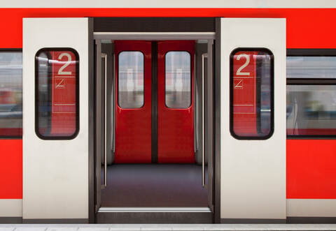 Weil er der Fahrtkartenkontrolle entgehen wollte, ist ein 24-Jähriger in Ersingen auf einen Bahnmitarbeiter losgegangen.