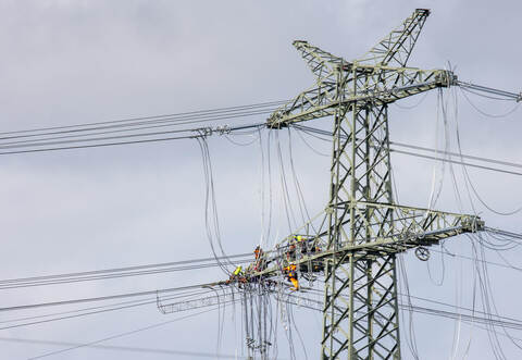 Strommasten Seilspannung Ispringen A8