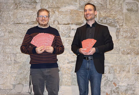 Freuen sich auf das Programm 2024: Veranstaltungsreferent Johannes Schott (links) und der Künstlerische Leiter, Sebastian Eberhardt.