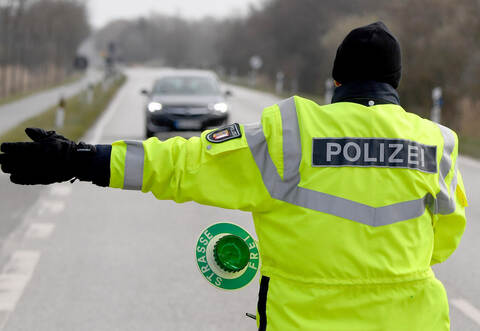 Coronavirus - Polizeikontrolle Nordsee