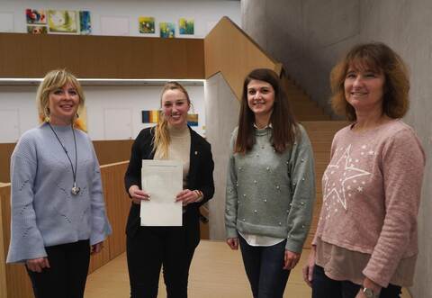 Mit dem Verlauf der Informationsveranstaltung zeigen sich (von links) Elena Angermann, Bürgermeisterin Julia Wieland, Hauptamtsleiterin Diana Wirth und Britta Hoffmann vom Amt für Bildung und Familie sehr zufrieden.