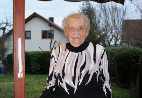 Auch mit 100 Jahren ist Elise „Liesel“ Göhler noch fit. Viele Singener kennen sie von ihrem Laden an der Marktstraße.