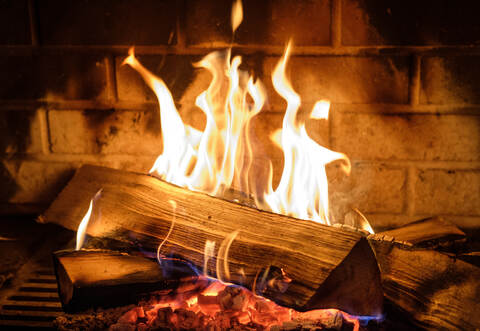 Die Feuerwehr in Niefern ist zu einem Kaminbrand ausgerückt.