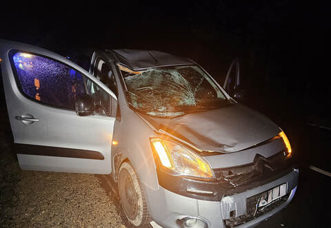 So sieht das Auto nach dem Unfall aus.