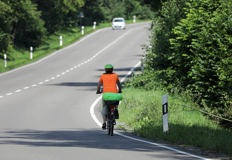 Manchmal müssen Fahrradfahrer aus der Region die Straße benutzten.