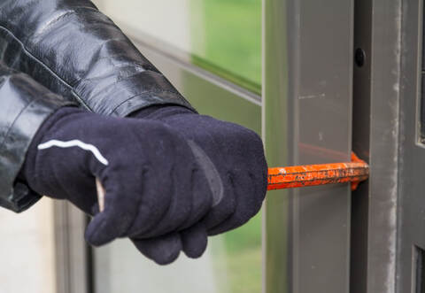 Unbekannte sind in der Nacht zum Donnerstag in einen Gaststätte in Birkenfeld eingebrochen.