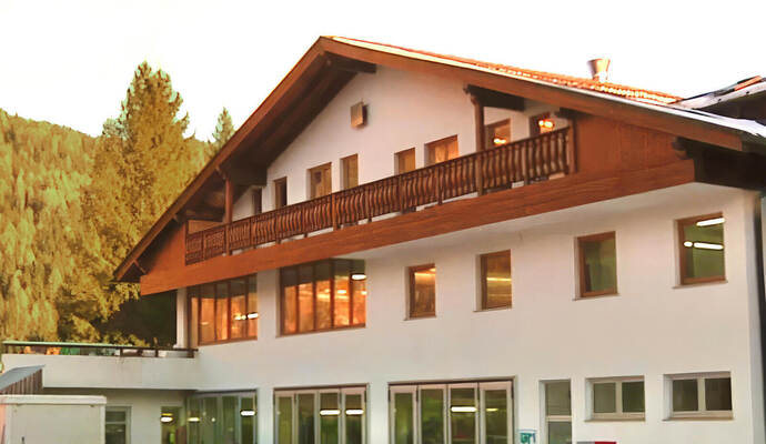Der neue Produktionsstandort von OBE Italy in Cortina d’Ampezzo. Der neue Produktionsstandort von OBE Italy in Cortina d’Ampezzo.