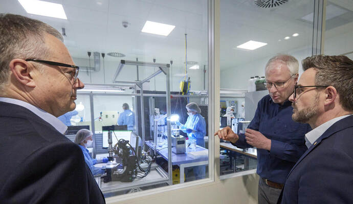 Unternehmensbesuch Oberbürgermeister Peter Boch in Begleitung von Oliver Reitz, Direktor des städtischen Eigenbetriebs Wirtschaf