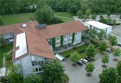 Der aktuelle Träger des Altenpflegeheims in Wilferdingen zahlt seit Jahren keine Pacht mehr an die Gemeinde. Zu Recht sagen Teile des Vereins. Verwaltung und Rat versuchen, die rund 500 000 Euro mit einer Klage einzutreiben.  pz-archiv, günther