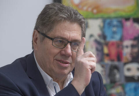 Seit dem PZ-Redaktionsgespräch von Helmut Sickmüller vor fünf Jahren hat sich für den 75-Jährigen nicht viel geändert: noch immer beschäftigt sich Wurmbergs ehemaliger Bürgermeister mit Politik und Fußball.