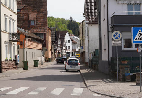 Die Lange Straße in Ersingen ist ein Bereich, der bei der Bürgerbeteiligung zum Mobilitätskonzept immer wieder angesprochen wird. Viele wünschen sich hier eine Verbesserung.