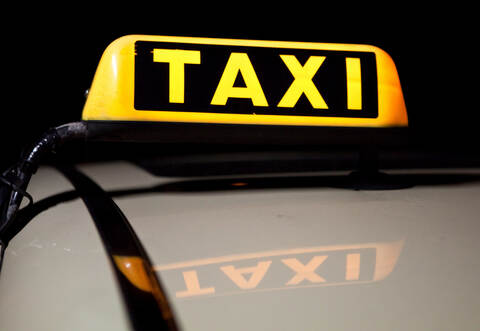 Das Landratsamt zögert in Sachen ÖPNV-Taxi im Enzkreis.