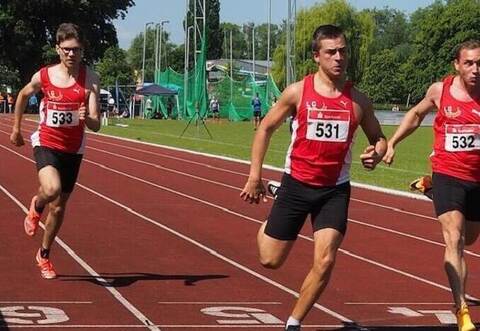 Die 100 Meter der Männer ist beim Sprintmeeting der TSG Niefern am Samstag mit knapp 30 Teilnehmern bestens besetzt.