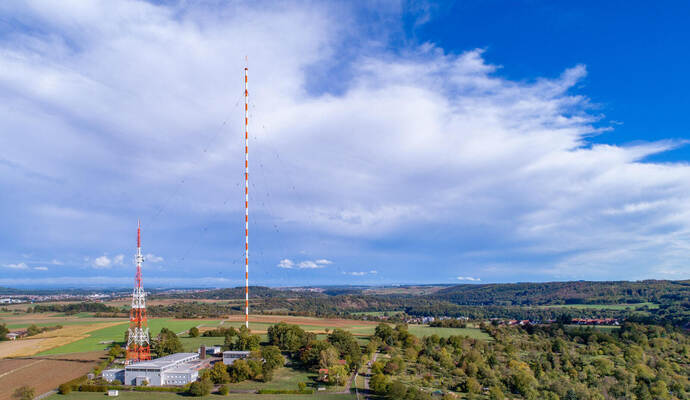 Rund um den Sender soll eine Tiny-Haus-Anlage entstehen. Foto: Meyer Sender Anlage Mühlacker