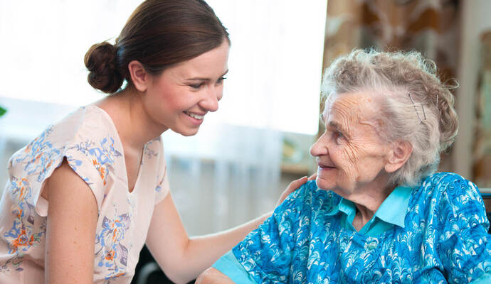 Pflege von Angehörigen ermöglicht es vielen älteren Menschen, länger im eigenen Zuhause bleiben zu können. Doch diese Pflege kostet oft Kraft und ist auch emotional nicht immer leicht. Pflege von Angehörigen ermöglicht es vielen älteren Menschen, länger im eigenen Zuhause bleiben zu können. Doch diese Pflege kostet oft Kraft und ist auch emotional nicht immer leicht.