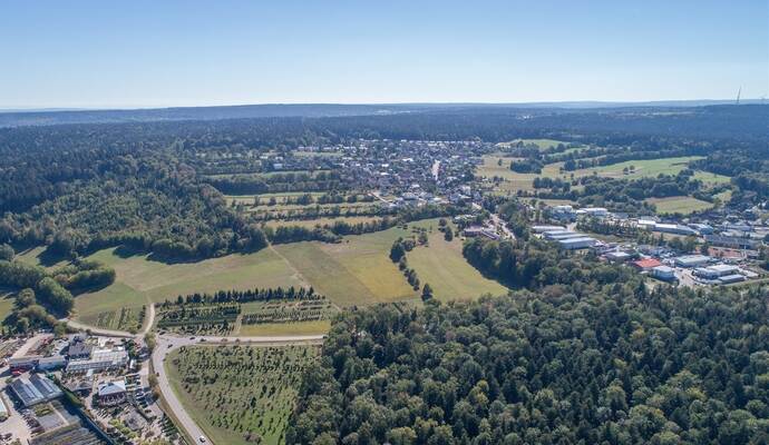 Die Gemeinde Engelsbrand – hier zu sehen die Teilorte Grunbach und Salmbach. Die Gemeinde Engelsbrand – hier zu sehen die Teilorte Grunbach und Salmbach.