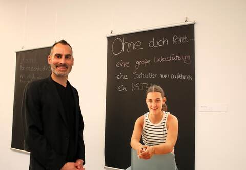 Trauer junger Menschen in den Fokus gerückt hat der Pforzheimer Fotograf Sebastia n Seibel mit dem Kinder- und Jugendhospizdienst Sterneninsel.