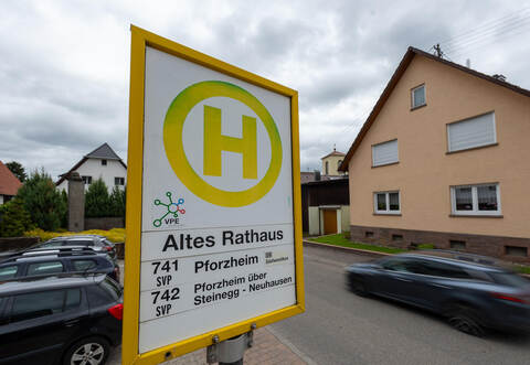 Hamberg Bushaltestelle Altes Rathaus