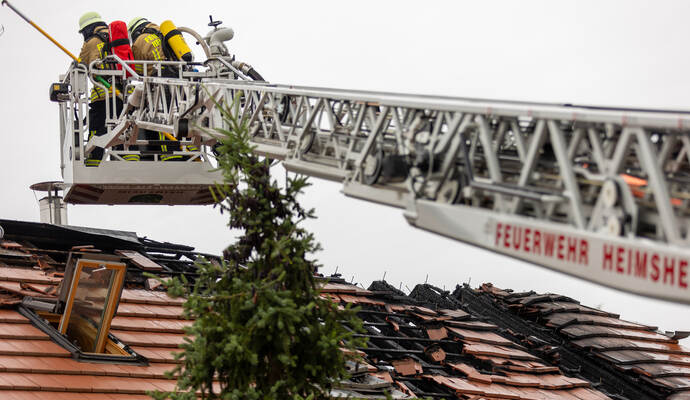 Dachstuhlbrand Tiefenbronn Mörikestraße