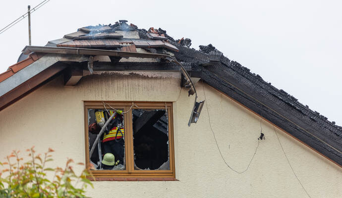 Dachstuhlbrand Tiefenbronn Mörikestraße
