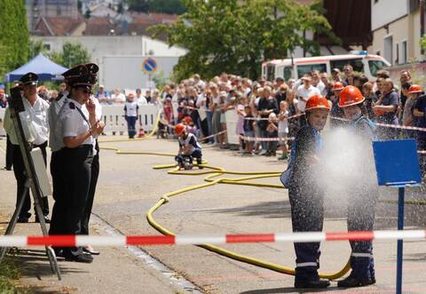 Auch die Jugendfeuerwehr aus Königsbach-Stein ist beim Pokalwettkampf in der Nachbargemeinde Eisingen angetreten.
