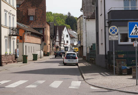 Wenn es nach dem Lärmaktionsplan geht, soll man künftig auch in der Langen Straße in Ersingen nur noch Tempo 30 fahren dürfen. In der Bilfinger Ortsdurchfahrt ist das aktuell schon der Fall.