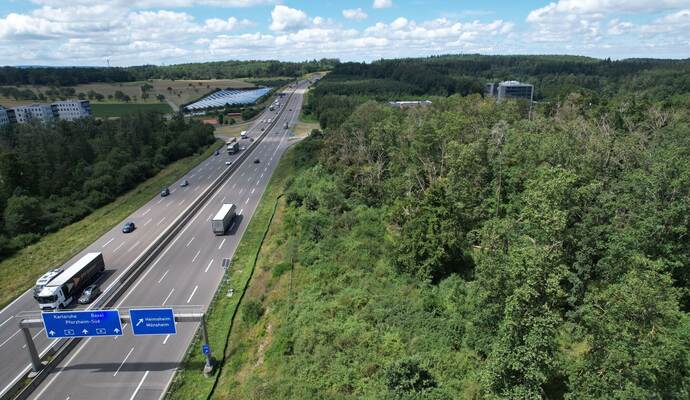 Bei Heimsheim soll der A8-Verzögerungsstreifen erweitert werden.