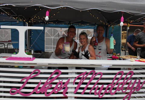 Auch die Likör Muddys sind in gewohnter Weise gut gelaunt dabei.