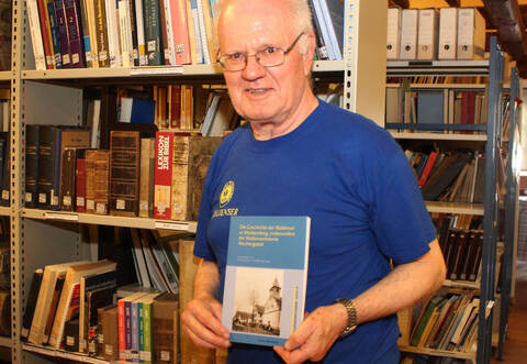 Der wissenschaftliche Vorstand der Deutschen Waldenservereinigung, Albert de Lange, ist Mitherausgeber des neuen Buchs über die 325 Jahre währende Geschichte der Waldenser in Württemberg.